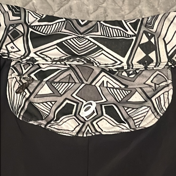Asics Black/White Running Shorts Large - Picture 4 of 4
